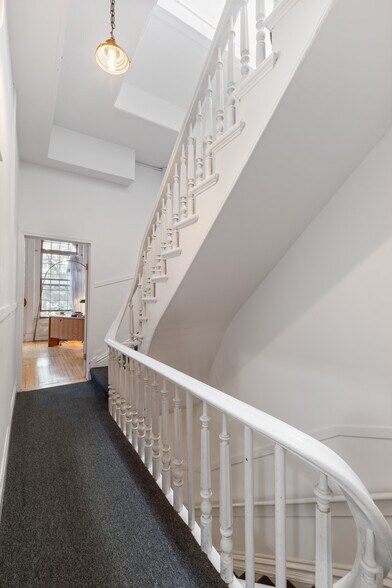 More Photos Of 1239 N Dearborn St, Chicago Apartments For Sale