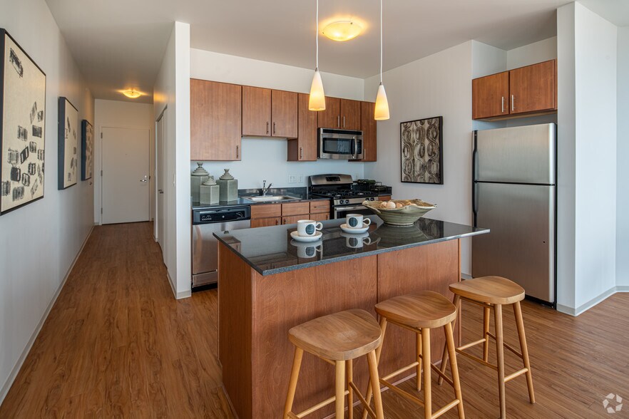 More Photos Of 1369 Spruce Pl, Minneapolis Apartments For Lease