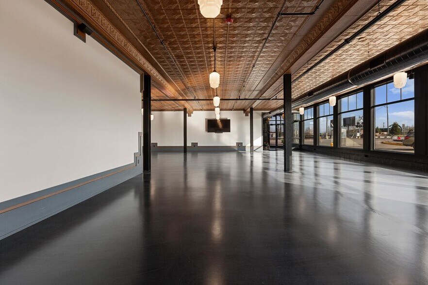More Photos Of 100 Saint Louis Ave, Seymour Office For Sale