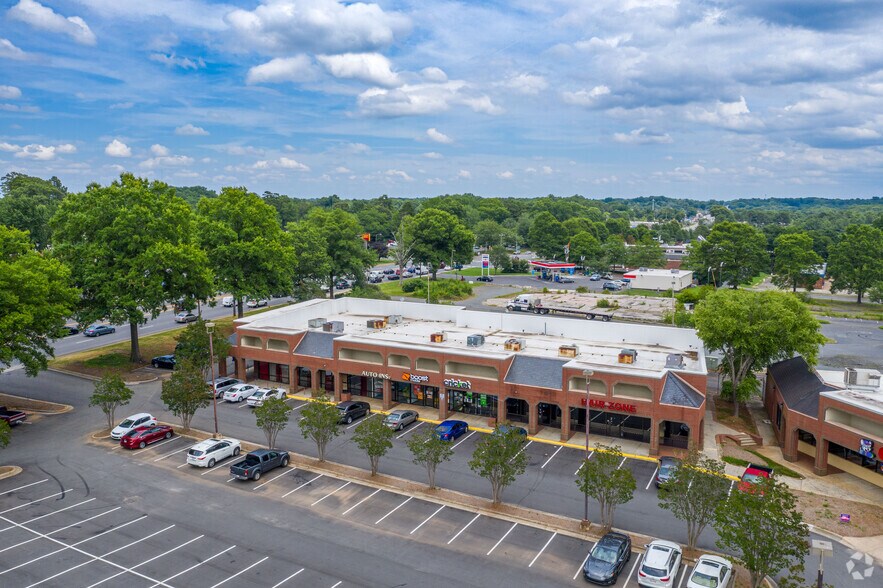 More Photos Of 5618 Albemarle Rd, Charlotte General Retail For Lease