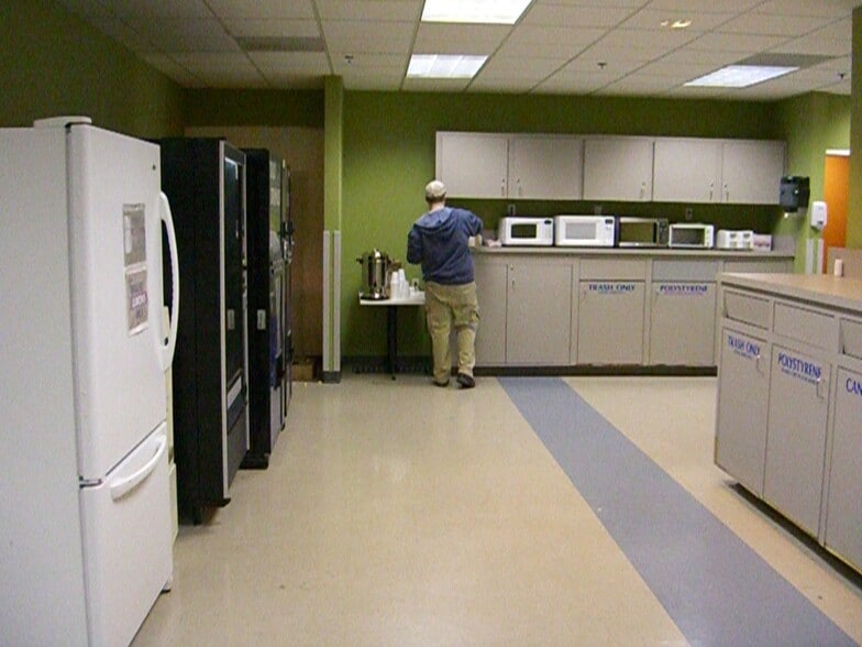 More Photos Of 15 Hudson Park Dr, Hudson Manufacturing For Lease