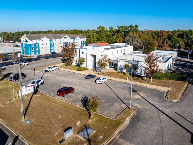 More Photos Of 5015 Woods Crossing Rd, Montgomery Office For Sale