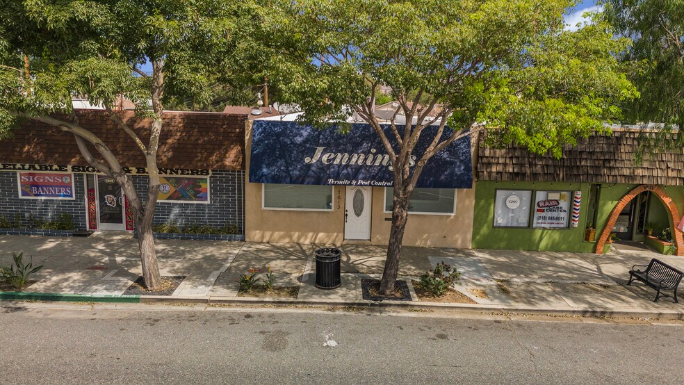 More Photos Of 1613 W Burbank Blvd, Burbank Storefront For Sale