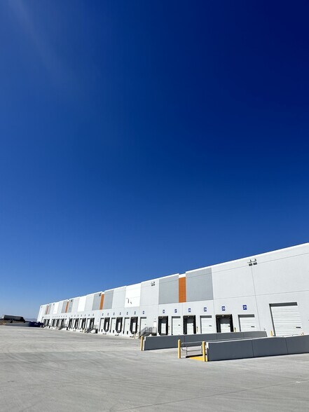 More Photos Of 6714 E North Belt Rd, Las Vegas Distribution For Lease