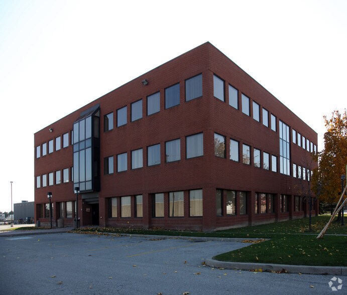 More Photos Of 21 Coventry Rd, Brampton Office For Lease