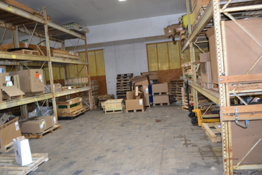 More Photos Of 1111 W 3rd St, Rushville Freestanding For Lease