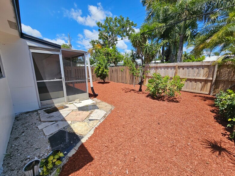 More Photos Of 2121 NE 51st Ct, Fort Lauderdale Apartments For Sale