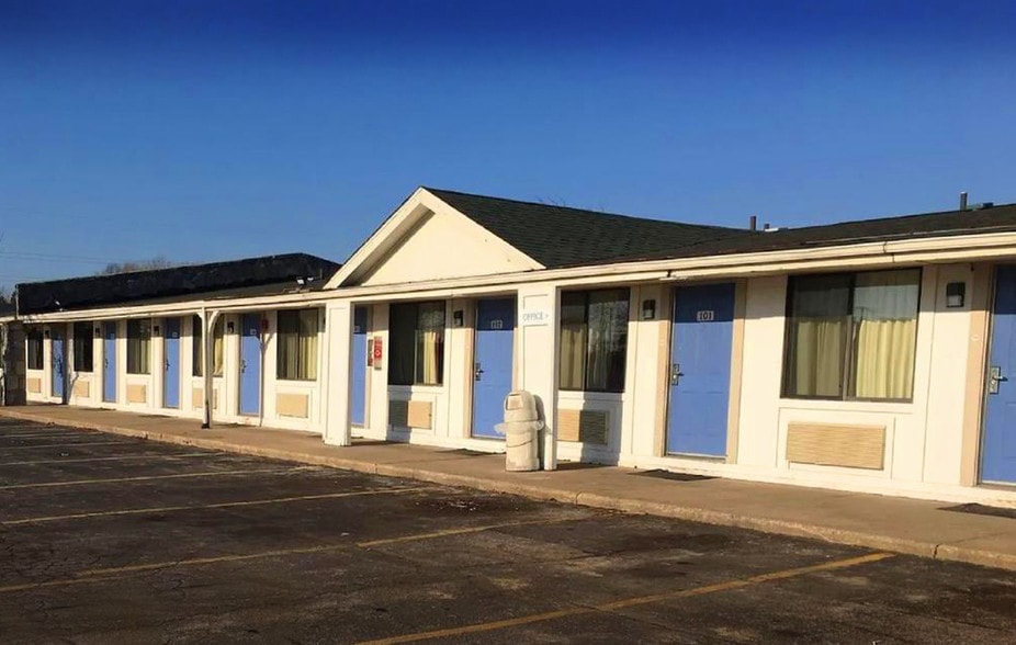 2063 Pipestone Rd, Benton Harbor, MI 49022 Motel For Sale
