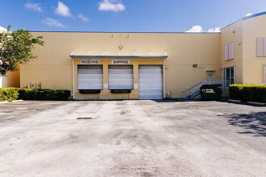 More Photos Of 11403 NW 39th St, Miami Light Distribution For Sale