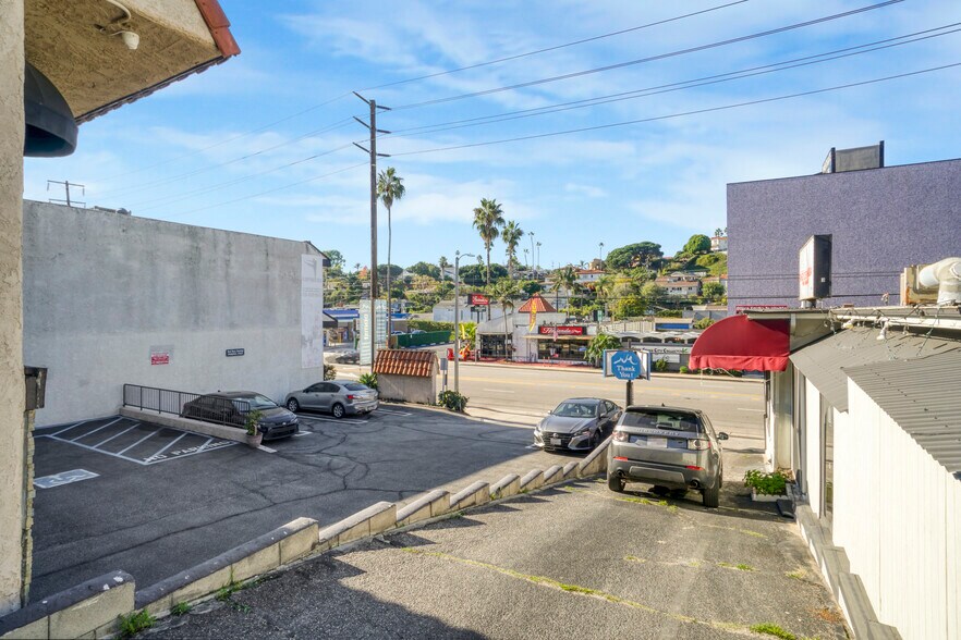 More Photos Of 8404 Pershing Dr, Playa Del Rey Restaurant For Sale