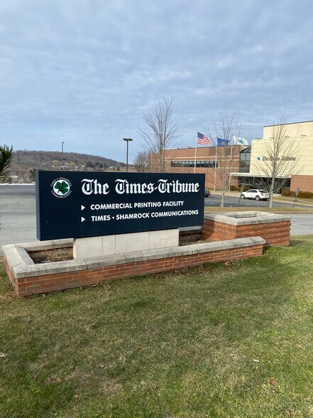 More Photos Of 45 Commerce Dr, Waverly Distribution For Sale