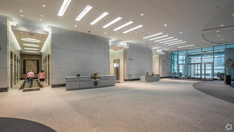 More Photos Of 1000 Main St, Houston Coworking Space