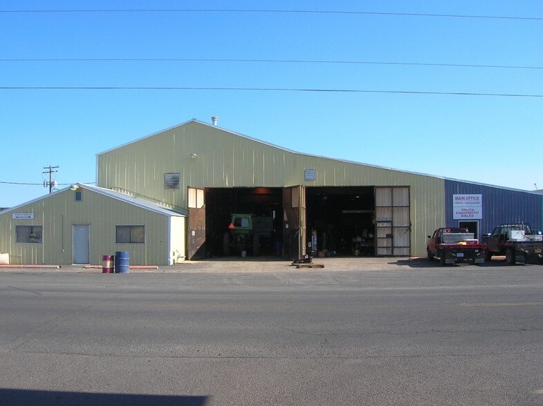 Primary Photo Of 701 Peters Rd, Prineville Manufacturing For Lease
