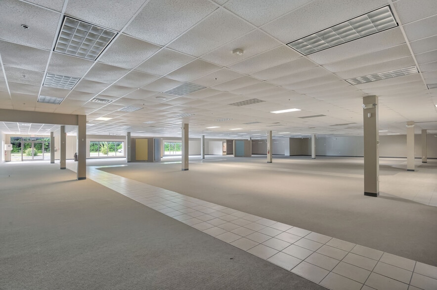 More Photos Of 2153 Lejeune Blvd, Jacksonville Freestanding For Sale