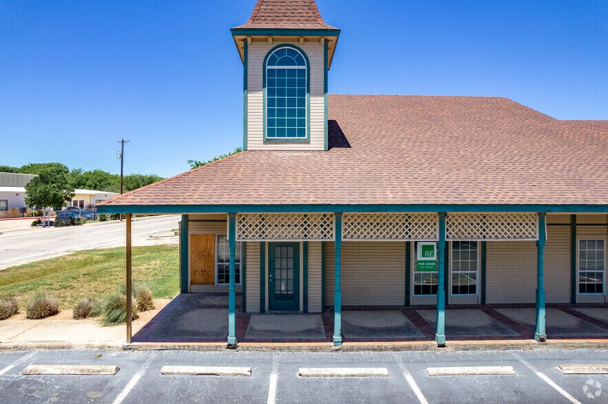 More Photos Of 12303-12335 Wetmore Rd, San Antonio Storefront For Sale