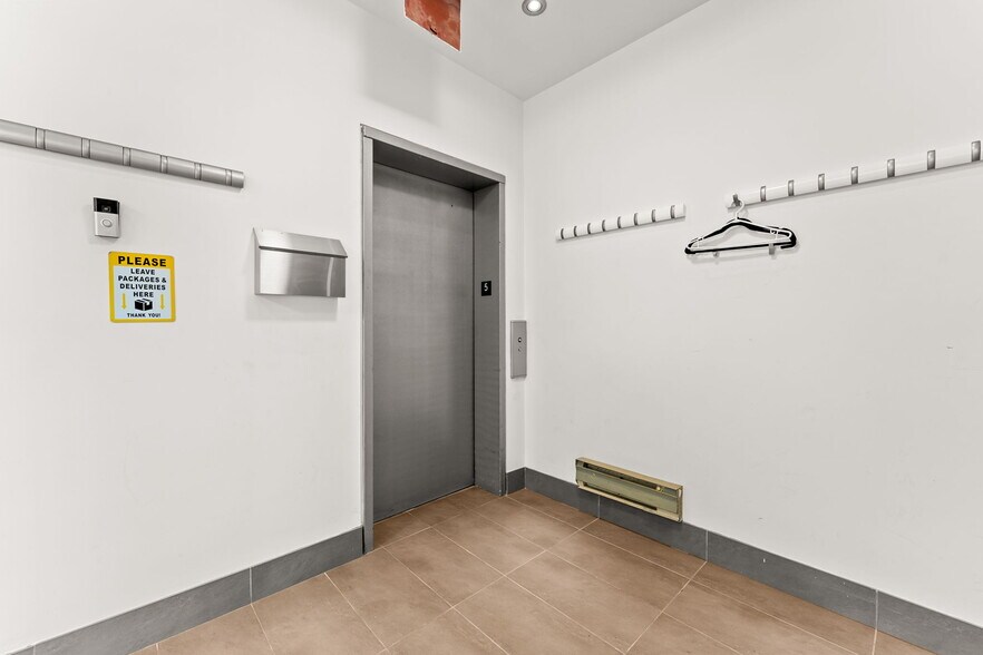 More Photos Of 21 Camden St, Toronto Office For Sale