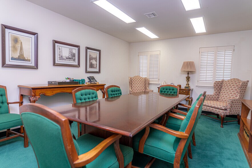 More Photos Of 4343 Carter Creek Pky, Bryan Office For Sale