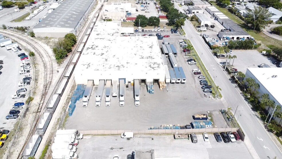 More Photos Of 1240 W 13th St, Riviera Beach Warehouse For Sale
