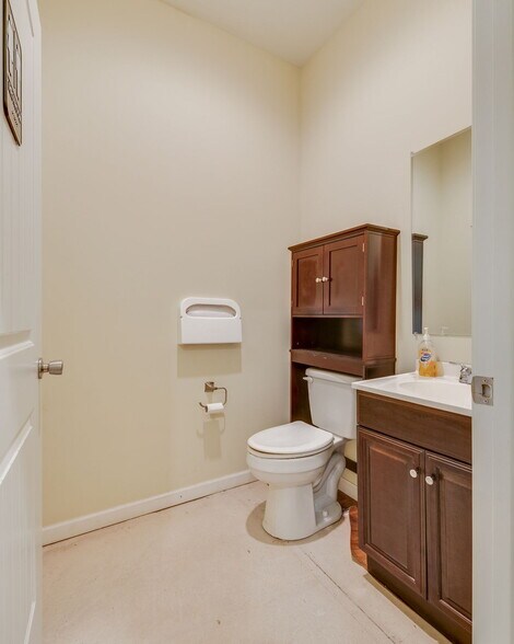 More Photos Of 3815 Highway 66 S, Rogersville Office For Lease