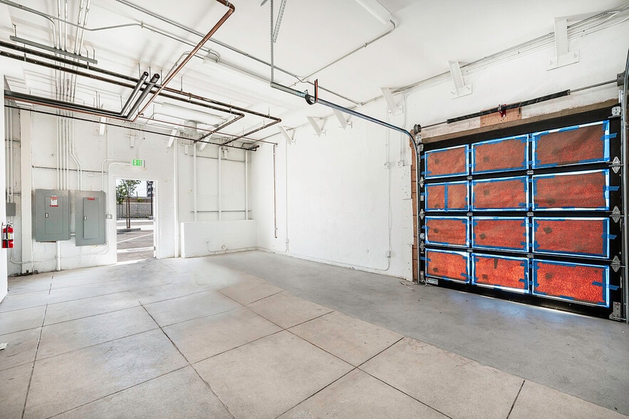 More Photos Of 622-628 E Anaheim St, Long Beach Storefront Retail Office For Sale