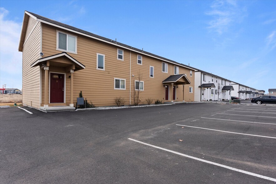 More Photos Of 2729 W Marina Dr, Moses Lake Apartments For Sale