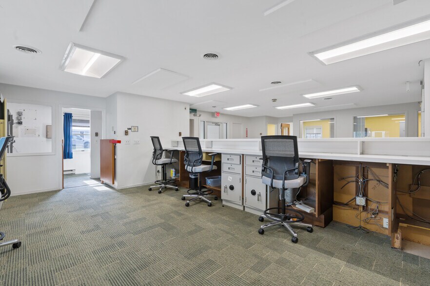 More Photos Of 7 Main St, Camden Bank For Sale