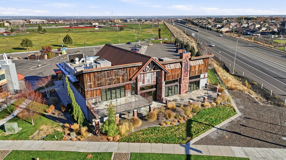 More Photos Of 4862 W Hildebrand Blvd, Kennewick Restaurant For Lease