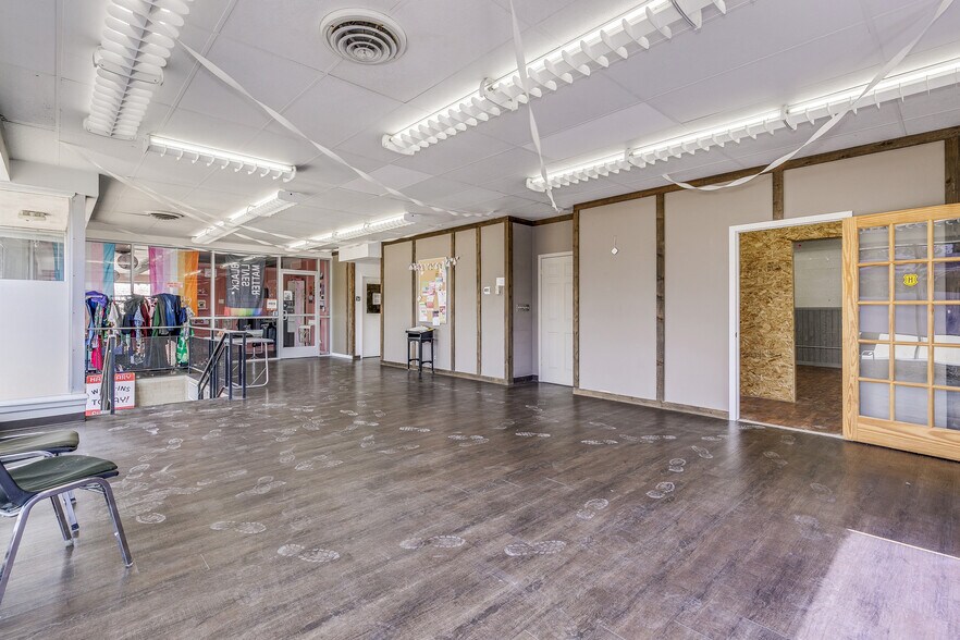 More Photos Of 678 7th St W, Saint Paul Warehouse For Lease