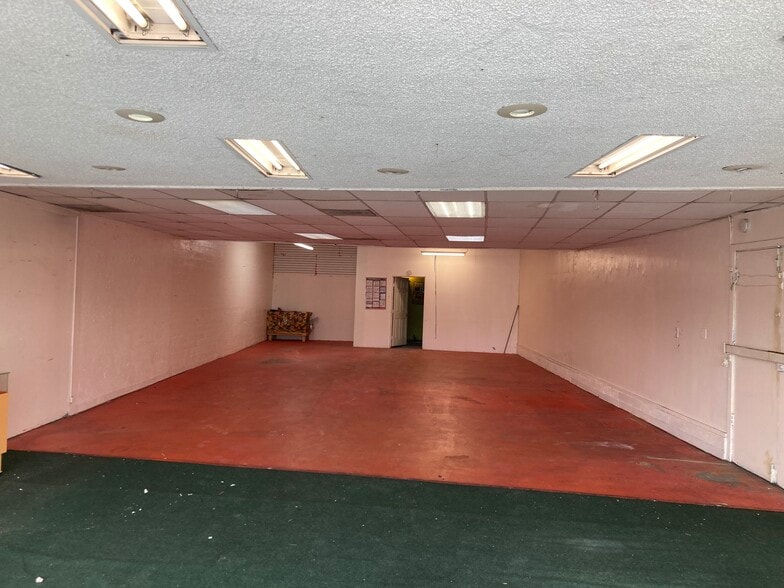 More Photos Of 3239 E Florence Ave, Huntington Park Convenience Store For Lease