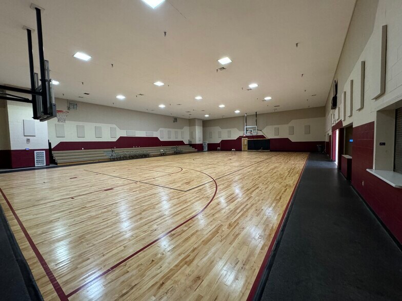 More Photos Of 31 Calhoun Ave, Greenville Religious Facility For Lease