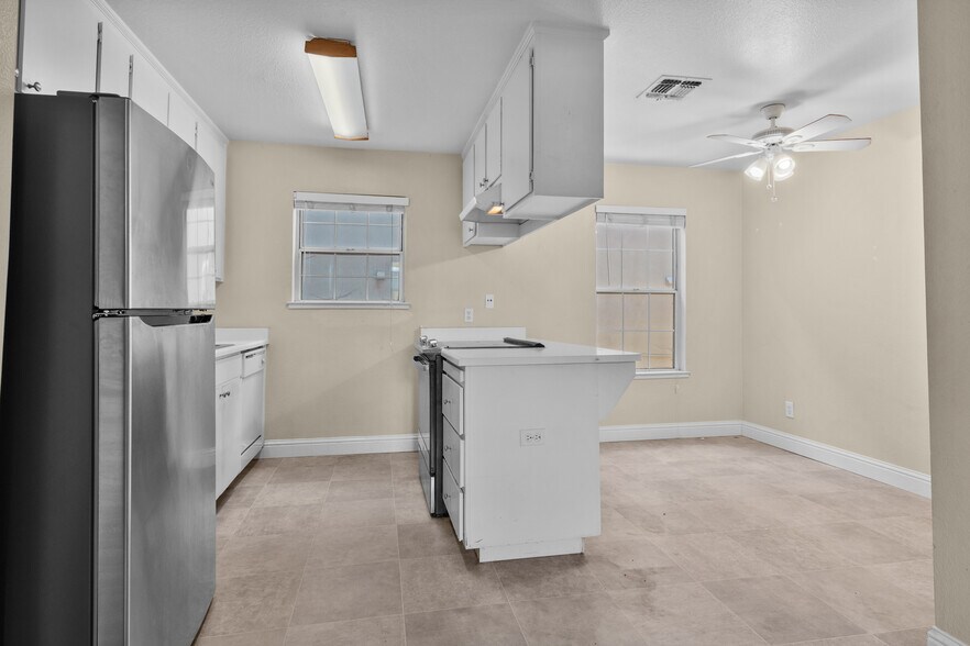More Photos Of 321 T St, Sacramento Apartments For Sale