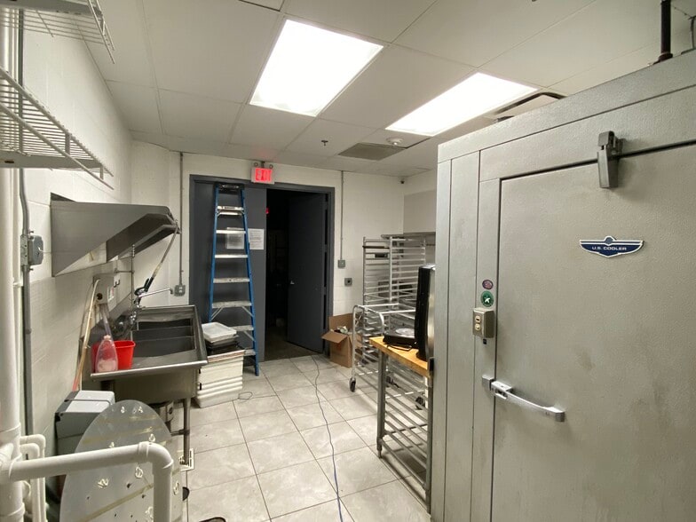 More Photos Of 1401 New York Ave NE, Washington Unknown For Lease