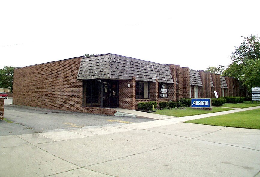 More Photos Of 27500 Hoover Rd, Warren Medical For Lease