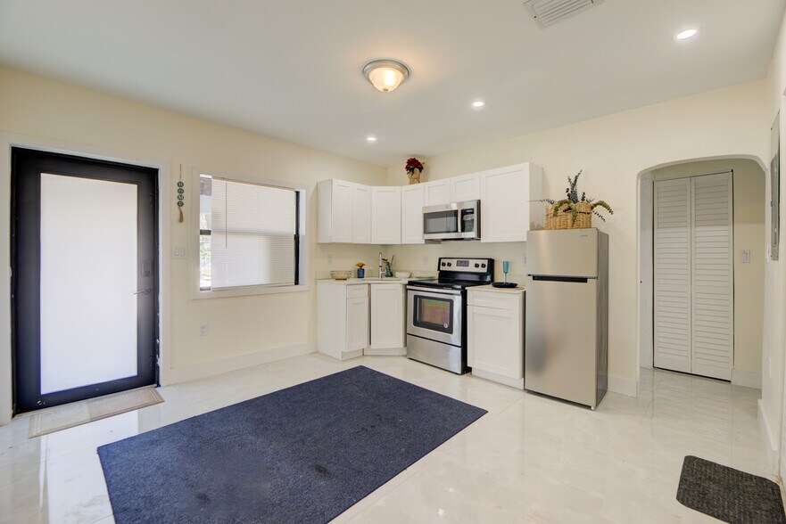 More Photos Of 742 NW 70th St, Miami Apartments For Sale