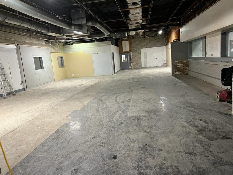 More Photos Of 1101 S Kilbourn Ave, Chicago Warehouse For Lease