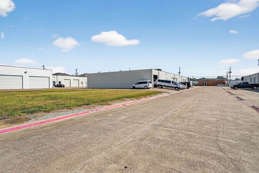 More Photos Of 410-420 Lillard Rd, Arlington Flex For Lease