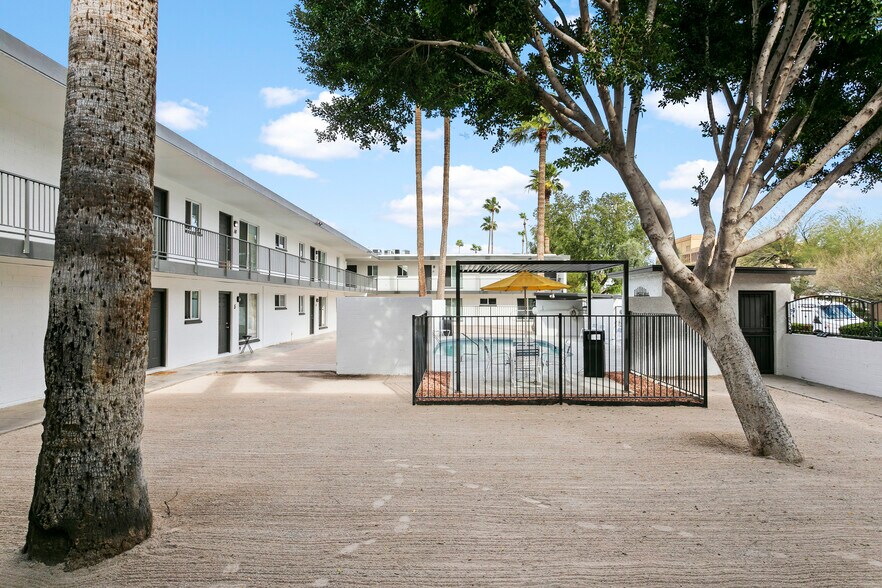 More Photos Of 2014 W Berridge Ln, Phoenix Apartments For Sale