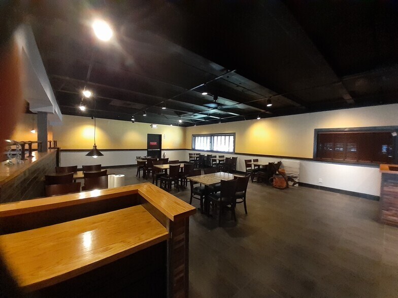 More Photos Of 5101 E Colonial Dr, Orlando Restaurant For Sale