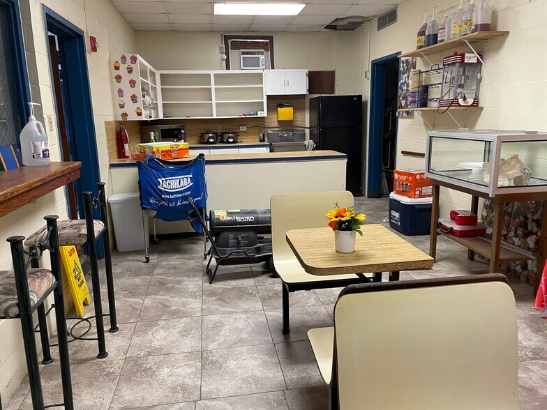 More Photos Of 522 Lindale St, Houston Religious Facility For Sale