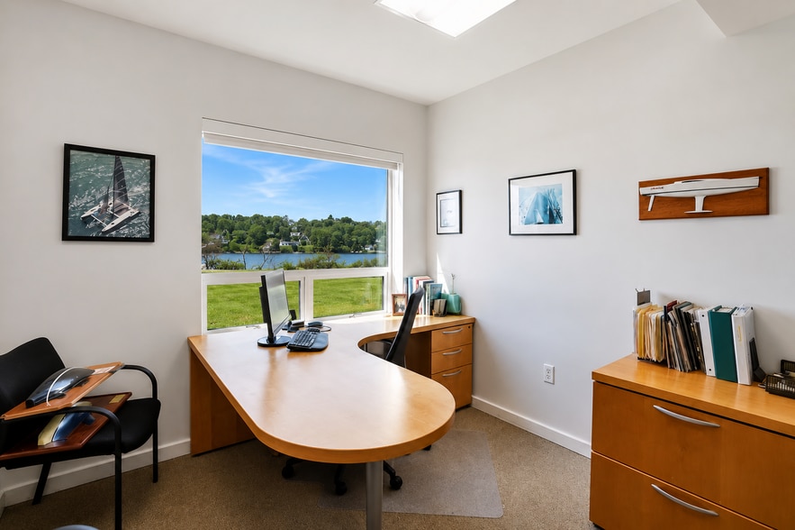 More Photos Of 19 John Clarke Rd, Middletown Office For Sale