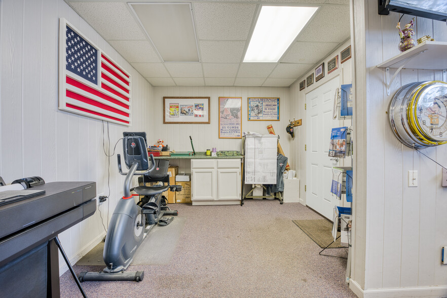 More Photos Of 20825 Plymouth Rd, Detroit Medical For Sale