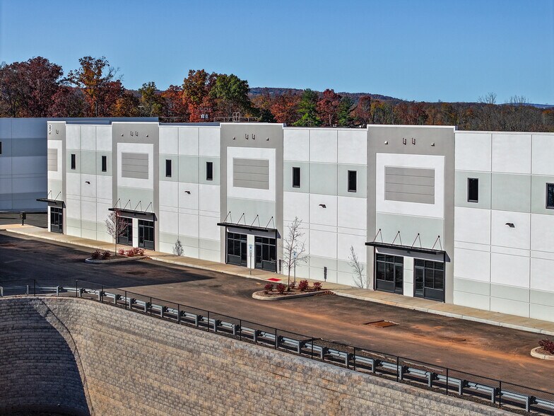 More Photos Of 1 Barbiche Dr, Flemington Unknown For Lease