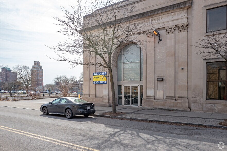 More Photos Of 418-420 3rd St, Niagara Falls Bank For Lease