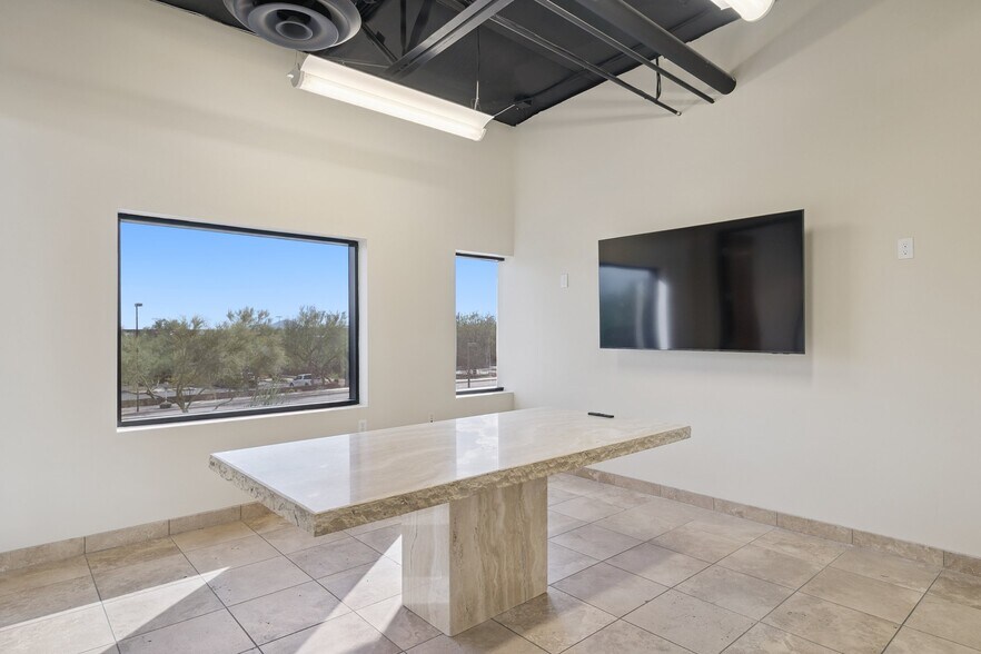 More Photos Of 9096 E Bahia Dr, Scottsdale Showroom For Sale