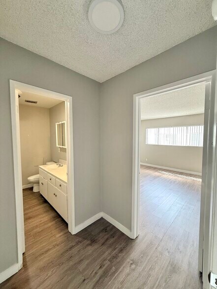 More Photos Of 11911 Weddington St, Valley Village Apartments For Sale