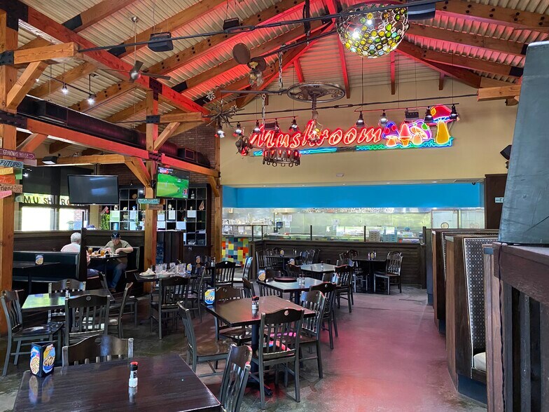 More Photos Of 5100 Lee Hwy, Bristol Restaurant For Sale