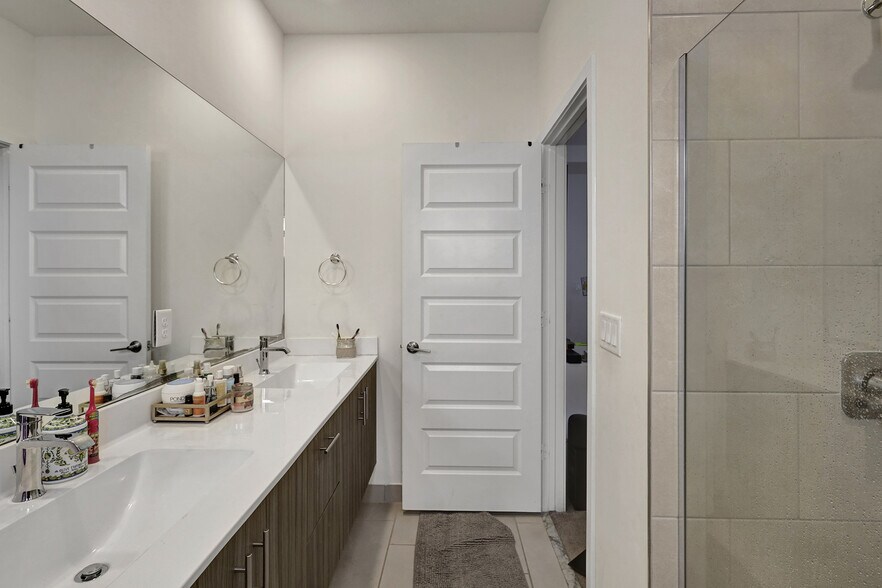 More Photos Of 15809 NW 91st Ct, Miami Lakes Specialty For Sale