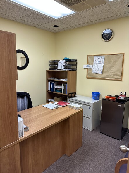More Photos Of 2303 Executive Cir, Greenville Medical For Sale