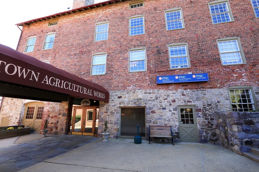 More Photos Of 100 S Main St, Doylestown Office For Lease