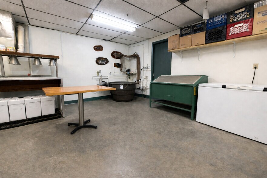 More Photos Of 11489 E Clarksville Rd, Marshall Restaurant For Sale